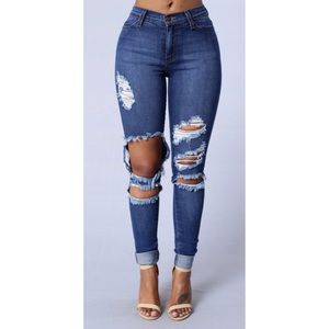 Distressed skinny jean